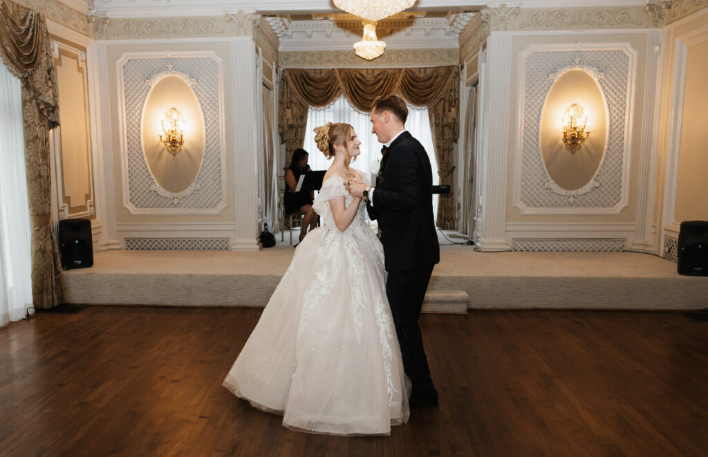 wedding at Loose Mansion